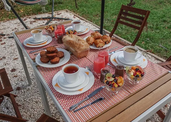 Le Nid Des Corbieres Bed and breakfast Bizanet